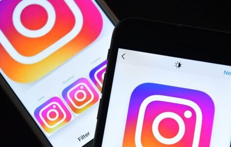 Instagram enrages users after accidentally eliminating scrolling in apparent redesign