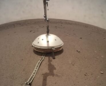 InSight's Seismometer Now Has a Cozy Shelter on Mars