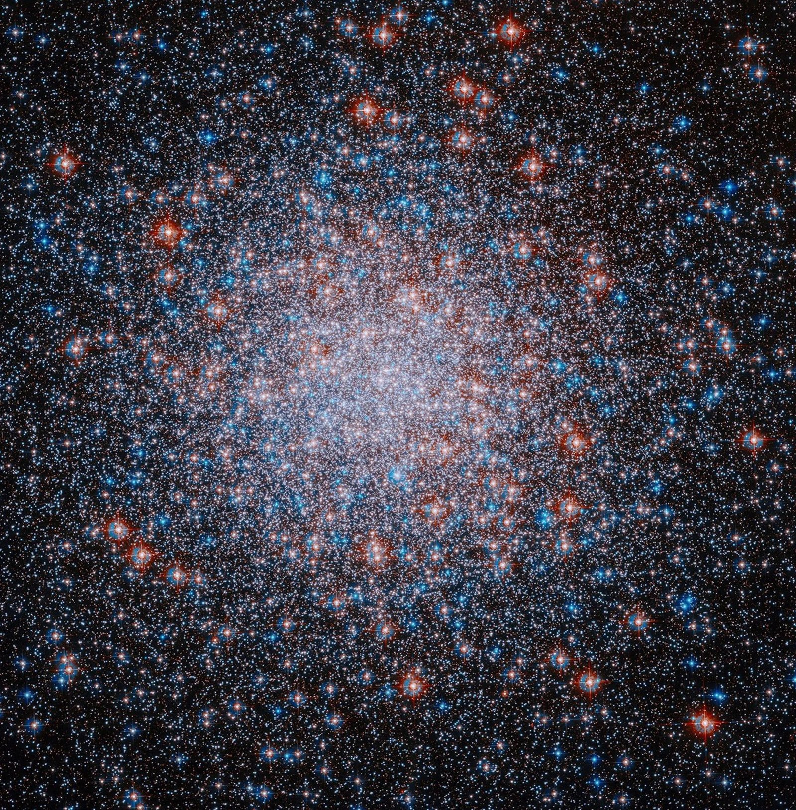 Hubble Captures Star-Studded Cluster - NASA